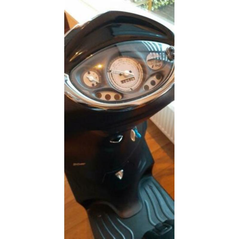 Piaggio new fly 4takt 2014 snor