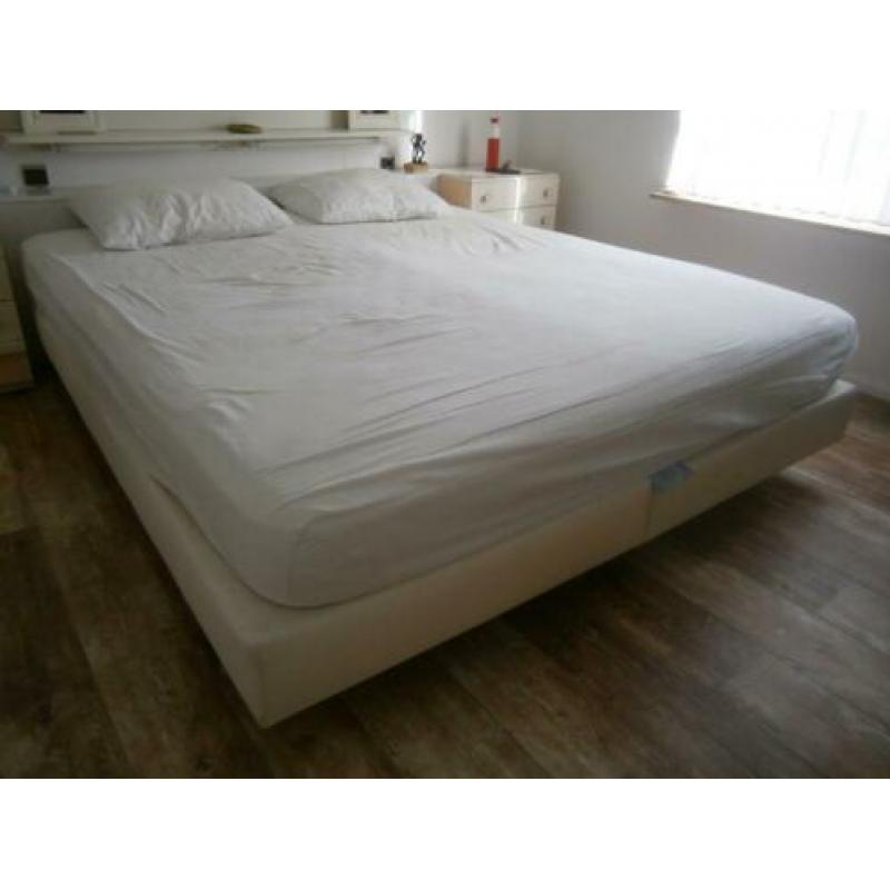 Zevenslaper boxspring 180 X 210 met goede matras