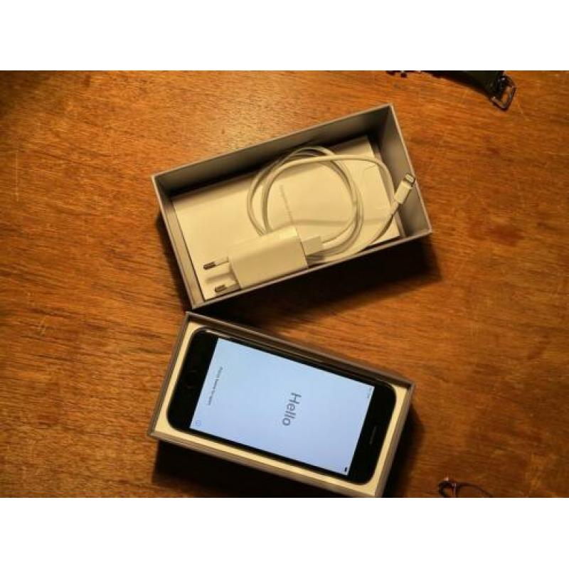 IPhone 8 spacegrey 64gb krasvrij!