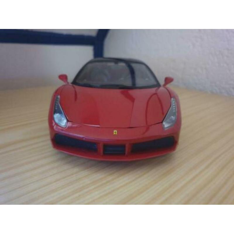 Ferrari 488 GTB 1/18 Bburago Signature