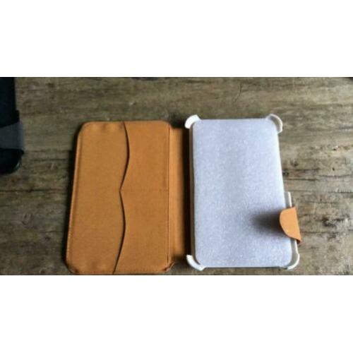 2 nieuwe hoesjes / covers voor tablet (samsung?)5 euro samen