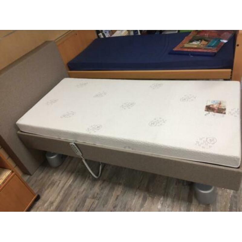 Hoog laag bed (Boxspring) “NIEUW”