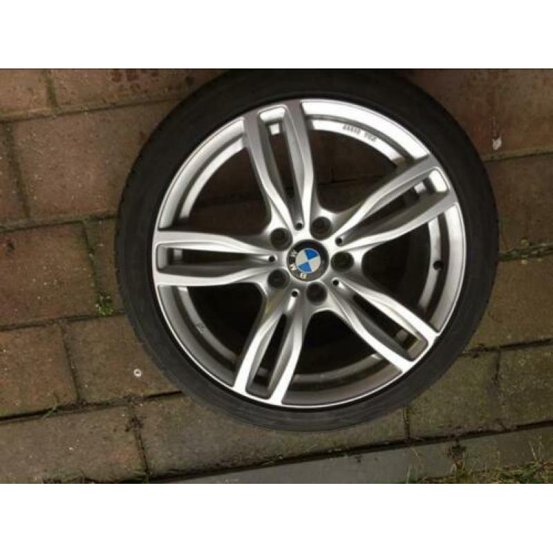 BMW E90 velgen met banden 18 inch , 2x 5,5 mm en 2x 7 mm