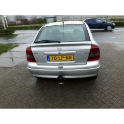 Opel Astra 1.6 Njoy SCHADE AUTOMAAT 71658km (bj 2003)
