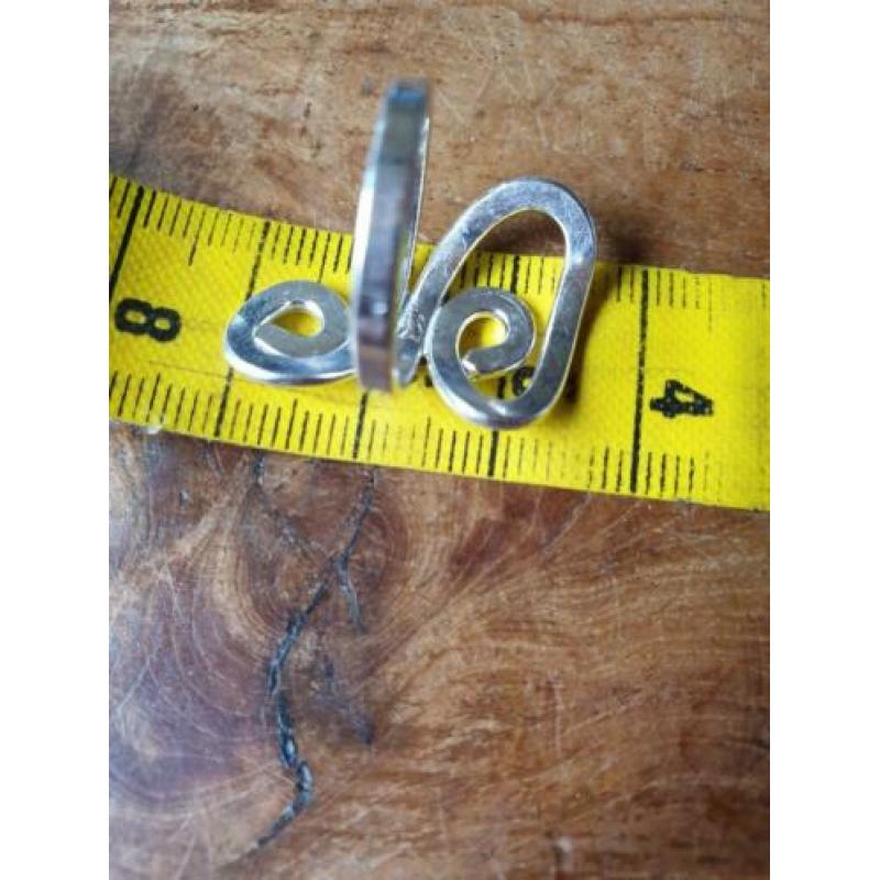 Schitterende nieuwe zilveren ring. Maat 17.