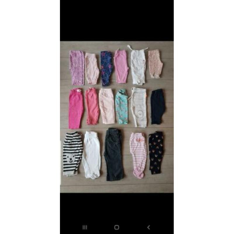 Meisjes baby kleding 50/56 --> 0.50 cent per stuk.