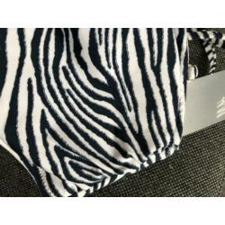 Nieuw bovenstuk vd H&M met kaartje eraan