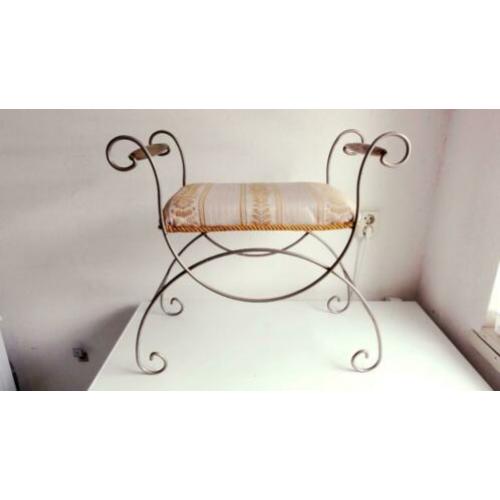 Banquette chauffe dos, antiek krukje, bankje