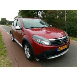 Dacia Sandero Stepway 1.6 MPI bj.2012 LPG G3 101000 km Rood