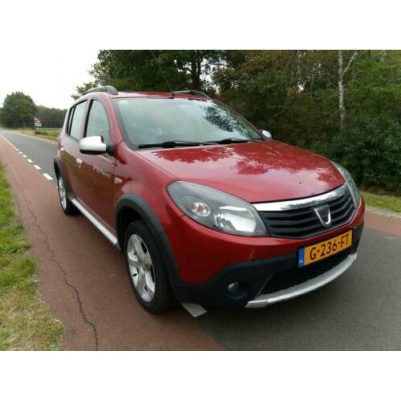 Dacia Sandero Stepway 1.6 MPI bj.2012 LPG G3 101000 km Rood
