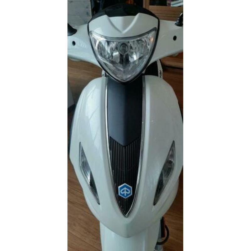Piaggio new fly 4takt 2014 snor