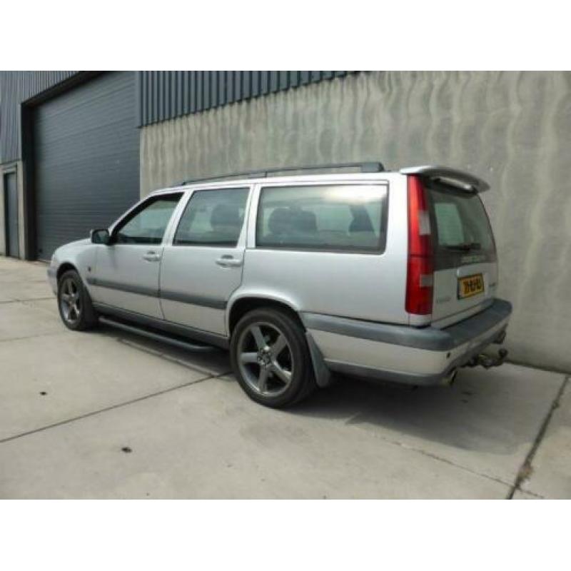 Volvo V70 XC 2.4 T AWD Comfort