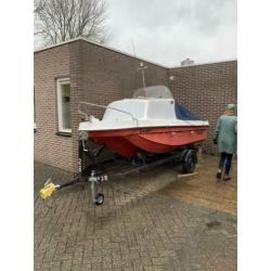 Pilot 420, inclusief trailer,eventueel met 30pk Yamaha.