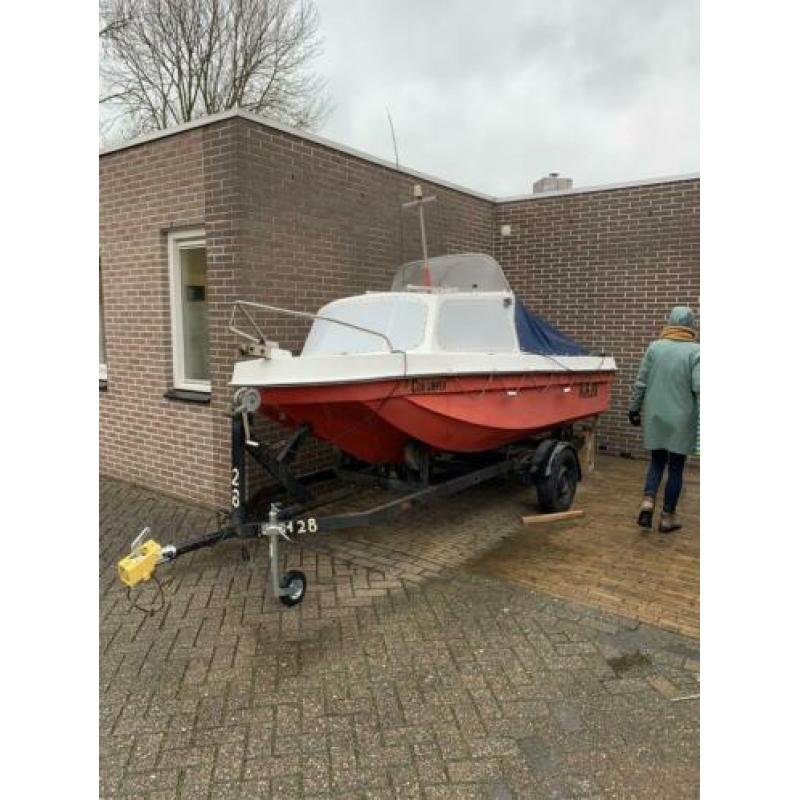 Pilot 420, inclusief trailer,eventueel met 30pk Yamaha.