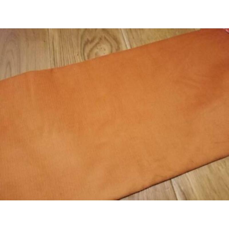 Corduroy rib oranje, 2 mtr x 145 cm breed