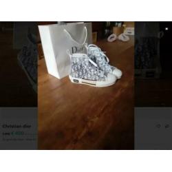 Dior sneakers B23