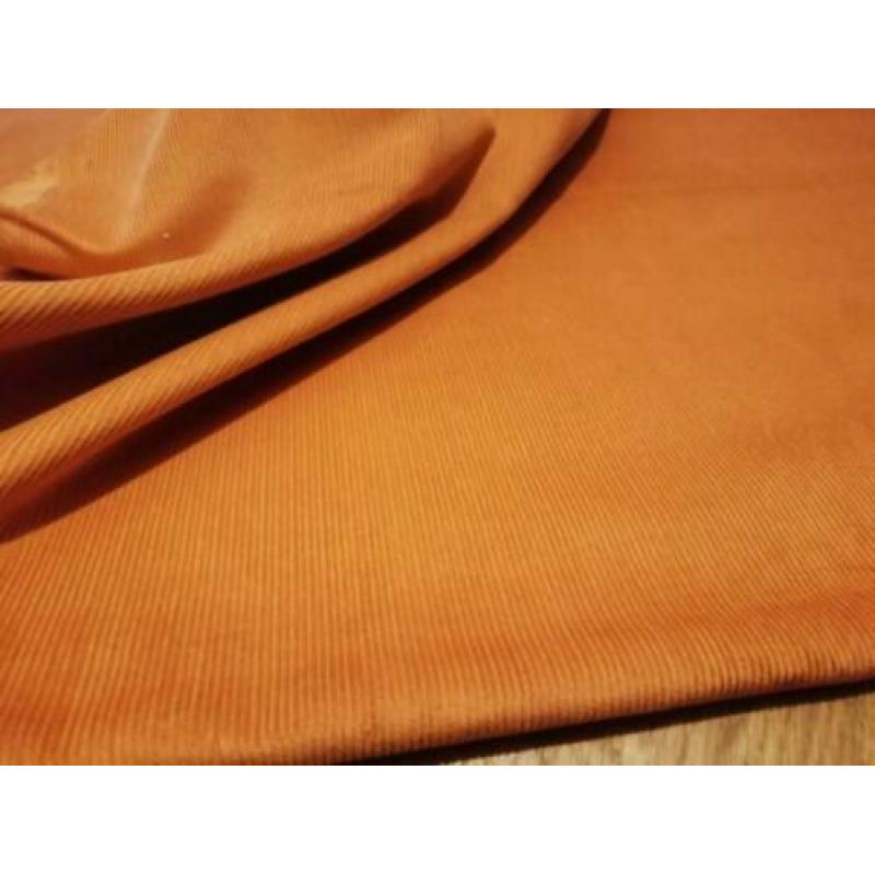 Corduroy rib oranje, 2 mtr x 145 cm breed