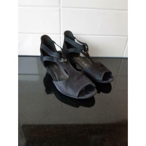 Zwart suede schoenen Gabor laag hakje, open teen mt 4,5/37,5