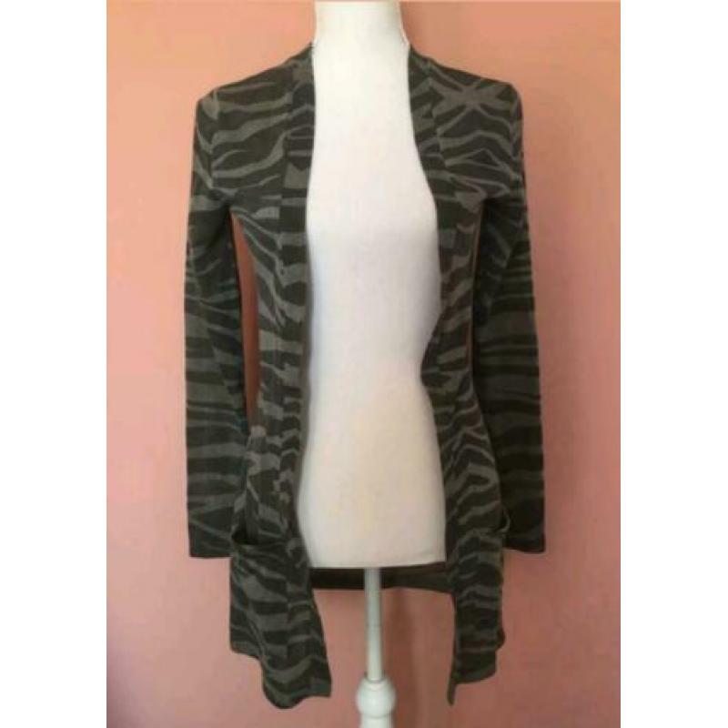 Nieuwe Geisha vest Maat S Kleur leger groen met zwart
