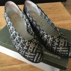 Vintage Alexandria pumps mt.42 gedeeltelijk opengewerkt leer