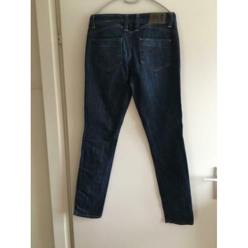 Gave jeans Object