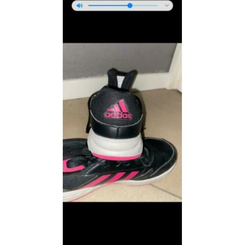 Adidas schoenen maat 39