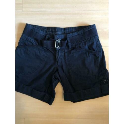 Mooie zwarte korte broek van Edc Esprit, maat 36