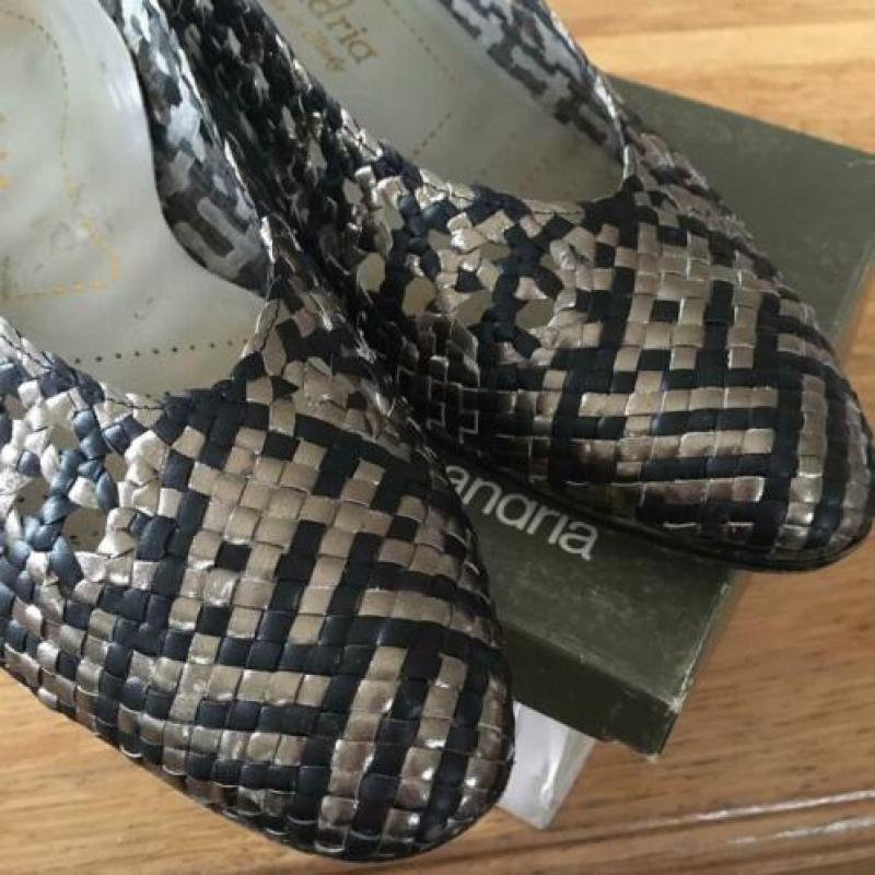 Vintage Alexandria pumps mt.42 gedeeltelijk opengewerkt leer