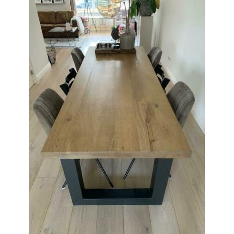 Eetkamertafel eiken 240cm bijna nieuw