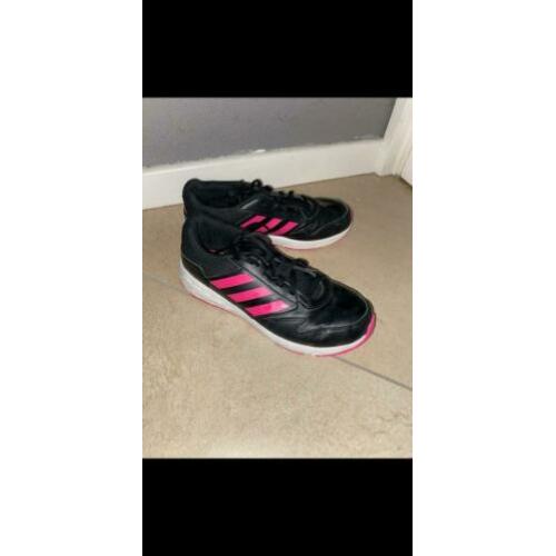 Adidas schoenen maat 39
