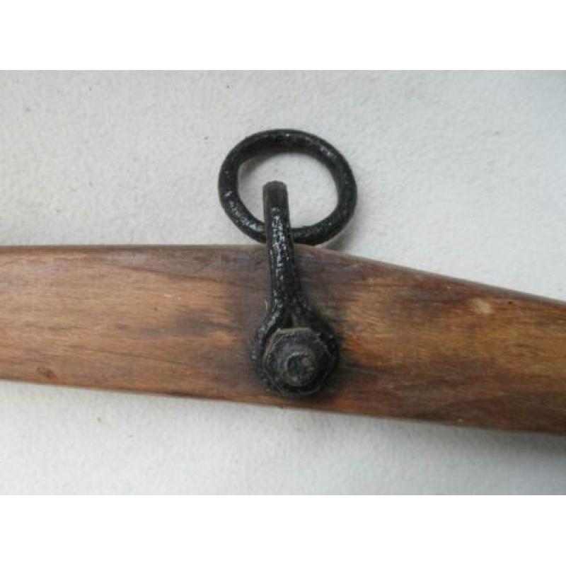 plantenhanger van antiek boeren gereedschap