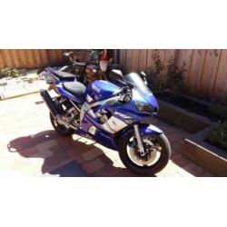 Yamaha R6