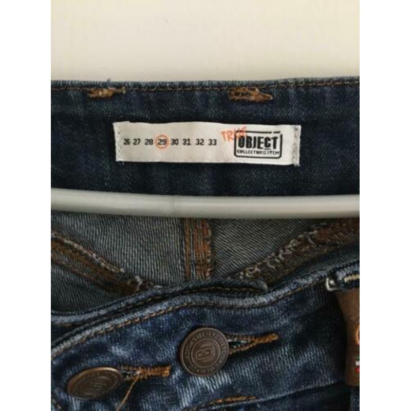 Gave jeans Object