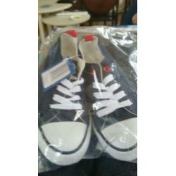 Nieuwe kinder sneakers maat 30