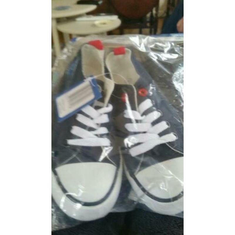 Nieuwe kinder sneakers maat 30