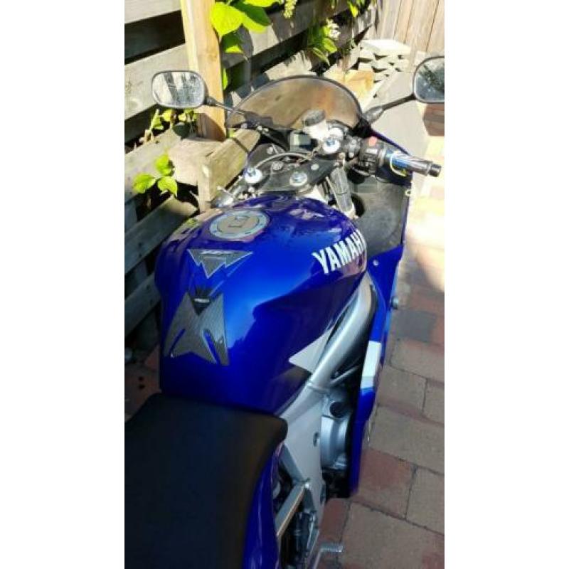Yamaha R6