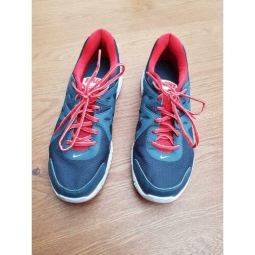 Nike revolution maat 46