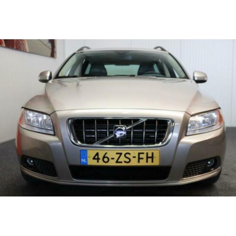 Volvo V70 2.5T Summum LEDER CRUISE CONTROL CLIMATE CONTROL A