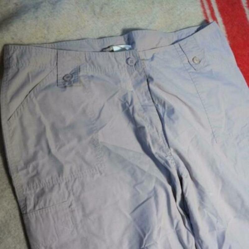 Leuke beige 3/4 broek.Mt 44.Merk Sady