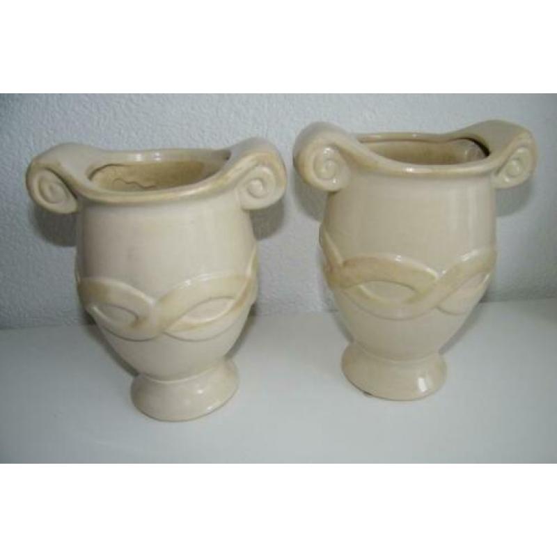 2 Crèmekleurige Keulse Bloempotten Aardewerk 19 cm