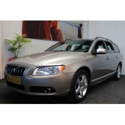Volvo V70 2.5T Summum LEDER CRUISE CONTROL CLIMATE CONTROL A