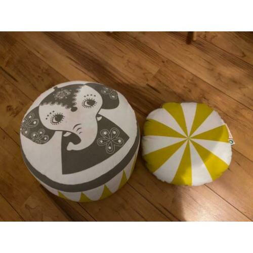 Roommate okergeel poef en kussen baby accessoires oker geel