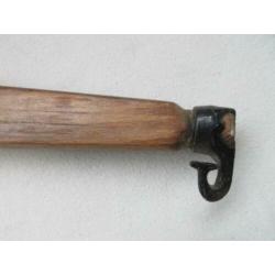 plantenhanger van antiek boeren gereedschap