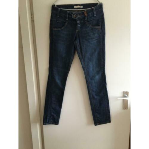 Gave jeans Object