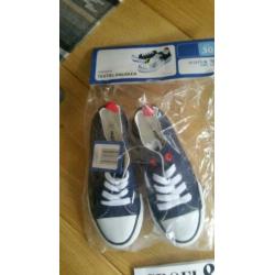 Nieuwe kinder sneakers maat 30