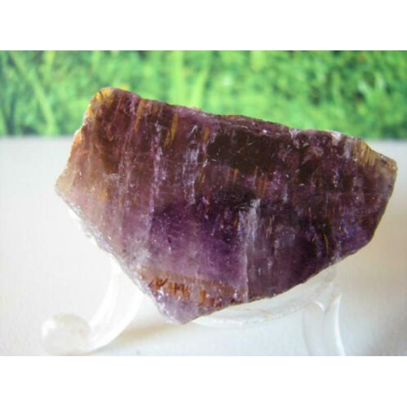 Stukje Amethyst met Goetiet Naaltjes.59