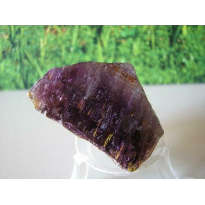 Stukje Amethyst met Goetiet Naaltjes.59