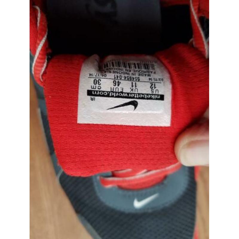 Nike revolution maat 46
