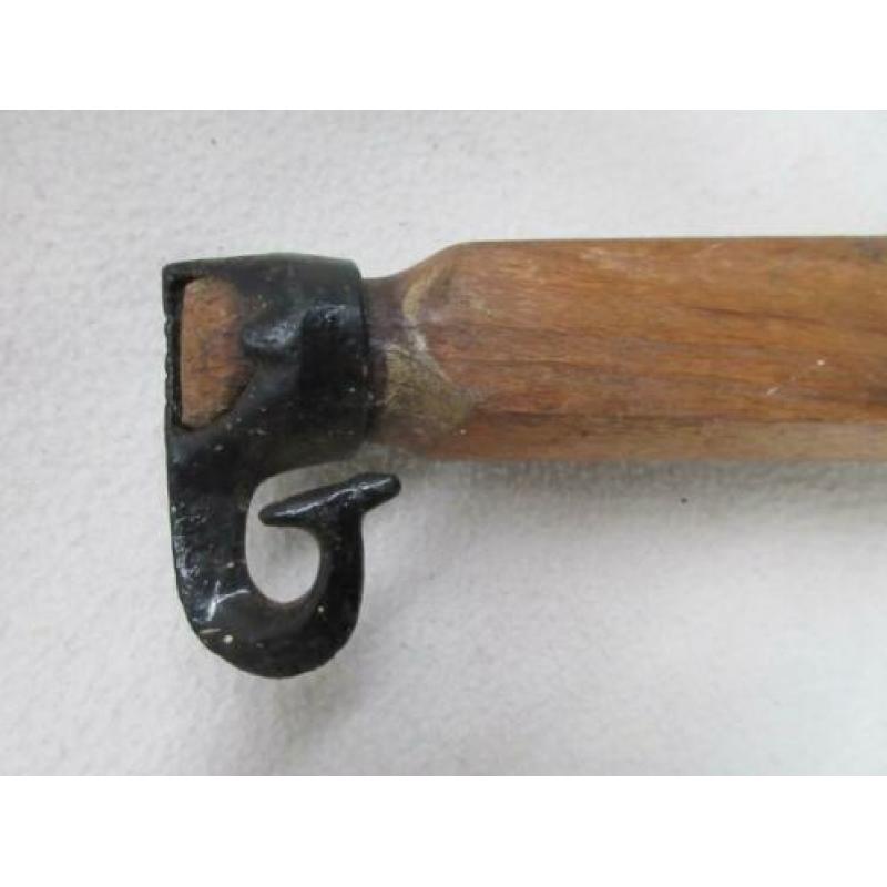 plantenhanger van antiek boeren gereedschap