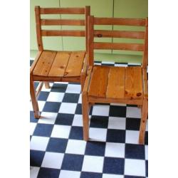 Gratis ophalen 2 originele Lundia eetkamerstoelen